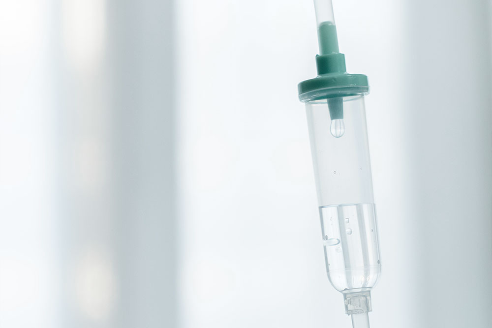 精神安定剤や麻酔薬を投与する